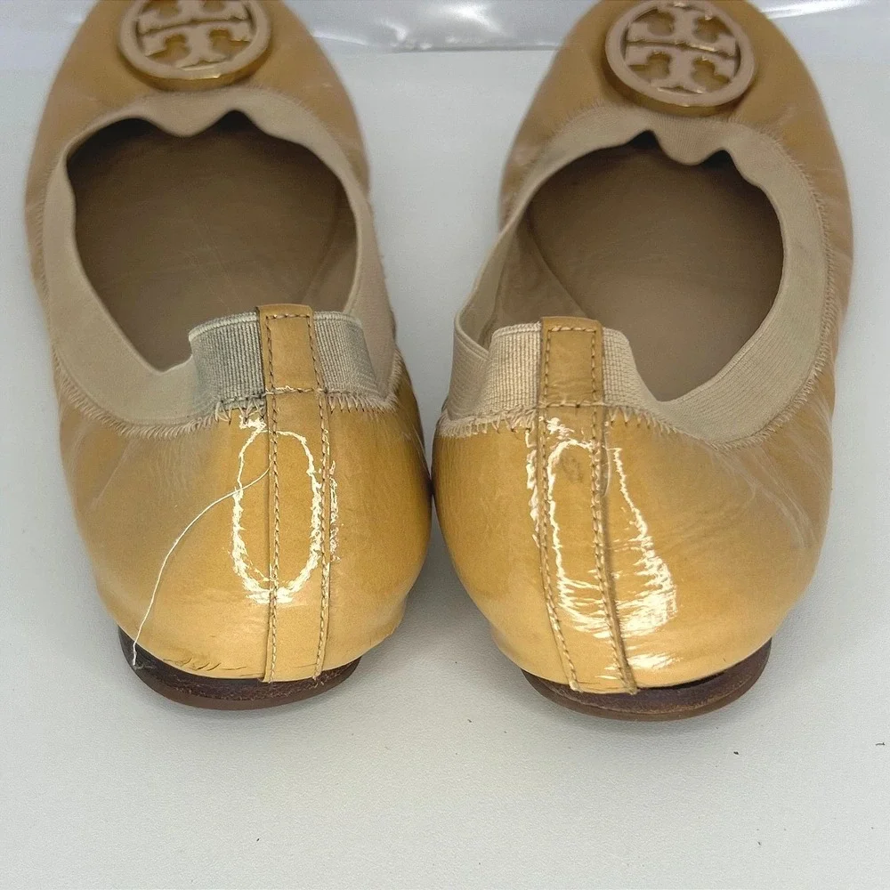 Tory Burch Quiet Luxury Reva‎ Ballet Flats 8M Tan Patent Leather Logo